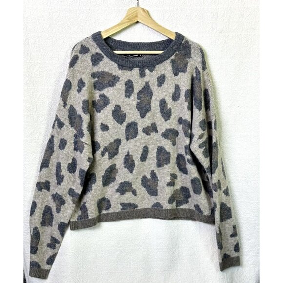 NWT Olivaceous Leopard Print Oversized Soft Cozy Sweater Size S Beige Brown Gray - Picture 1 of 16